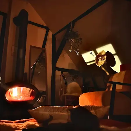 アパート Gemuetliches Dachzimmer Mit Kamin *